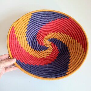 Large 15 1/4'' wide coil multicolored basket plate